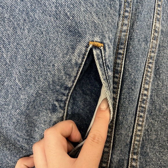 Levi's Men's Jean Trucker Jacket Blue Denim Pockets Medium Wash VTG FS Charity - Picture 11 of 11